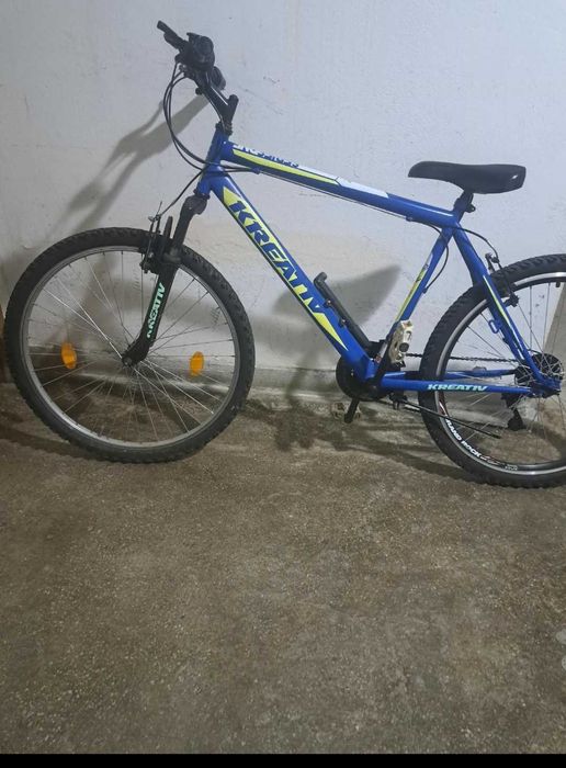 Vand bicicleta,montane bike,aproape noua.pret super accesibil