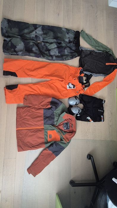 Costum schi/ snowboard baieti