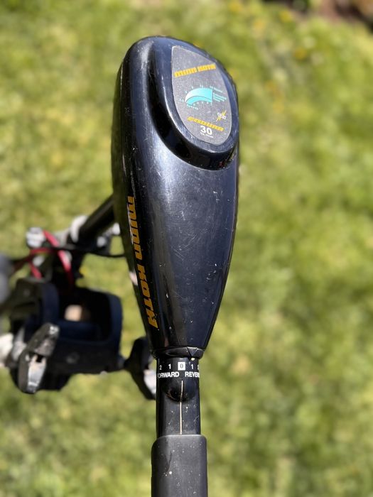 Продавам електрически двигател за лодка  Minn Kota Endura 30 (12V)