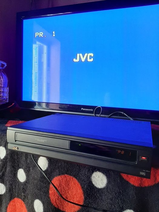 Vând videorecorder jvc în stare bună made în Japan