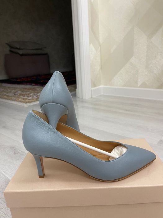 Продаётся красивые туфли