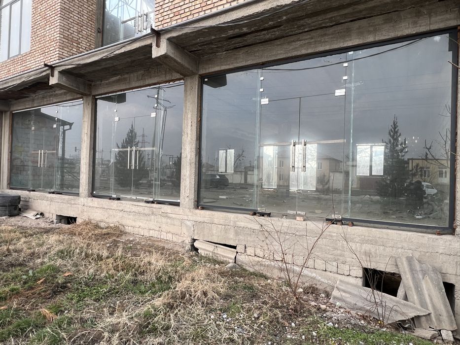 Шаҳрисабз марказида 2 қаватли нотурар бино (коробка) + ертўла