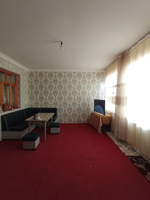 Arzon va qulay 6 xonali uy sotiladi