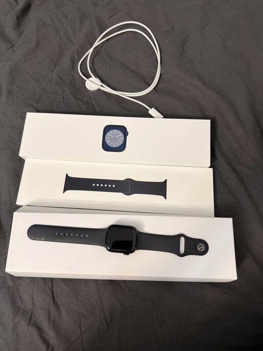 Apple Watch Series 8, 41 мм.