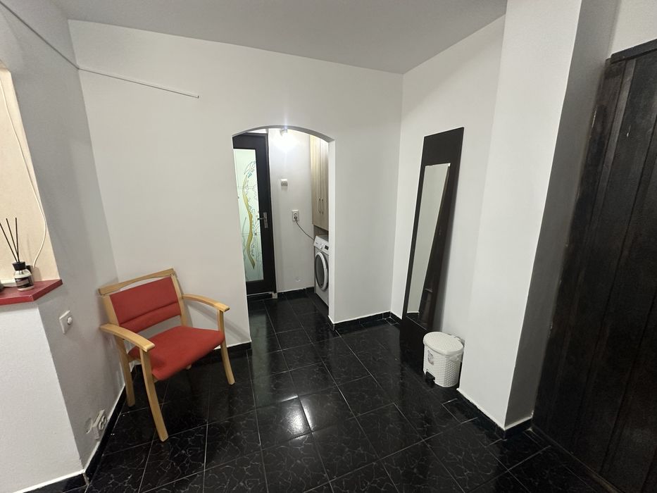 Ofer spre inchiriere permanenta sau regim hotelier apartament 2 camere decomandat in Filiasi