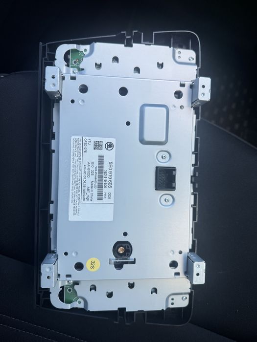 Екран за медия от Skoda Octavia 3