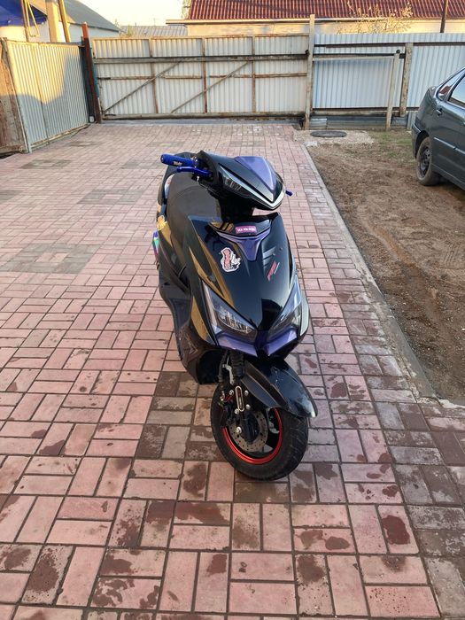 Продам М8 Про лия