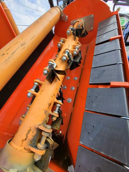 Tocator cu brat hidraulic model GREEN SHARK 450-100 -/Shark  B 560-125