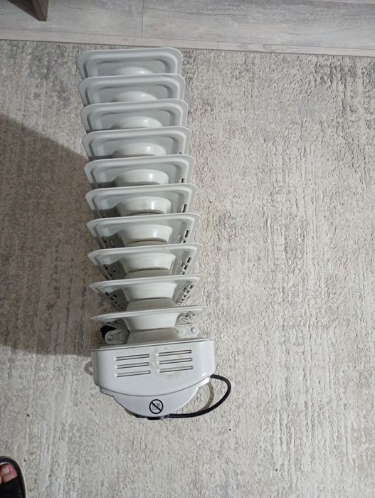 Масляный обогреватель Midea (9 секций) с вентилятором