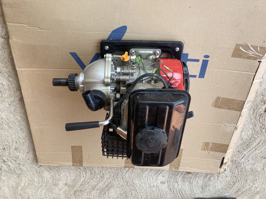 Pompa Apa Ducar DP 25 pe Benzina cu Motor in 4 Timpi
