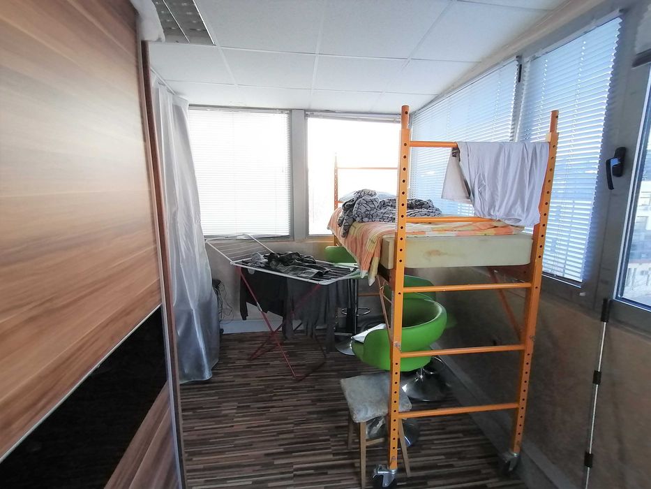 Двустаен апартамент/офис до Дръмс