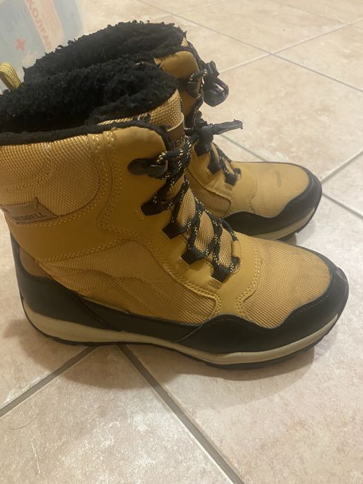 Продам ботинки подростковые