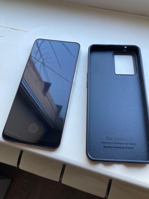 Продам Oppo Reno 7 (8/128 ГБ)