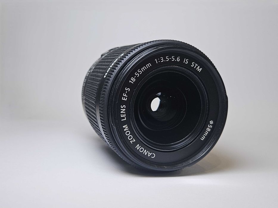 Obiectiv Canon EF-S 18-55mm f/3.5-5.6 IS STM + Lens Hood + Filtru  UV
