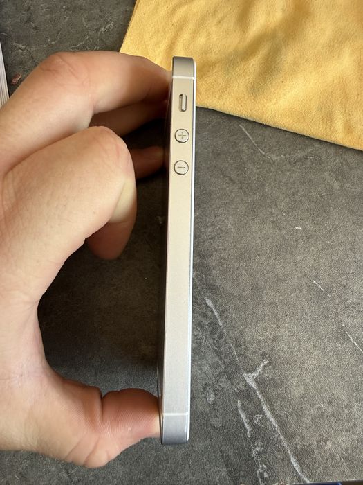 Sotiladi: iPhone 5, oq rang, 16 GB