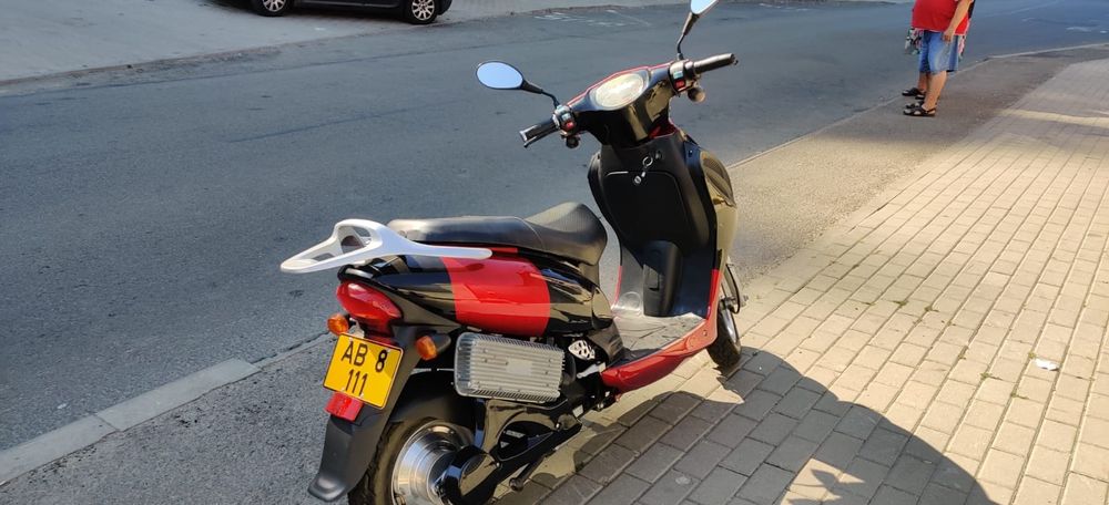 Vand scuter electric