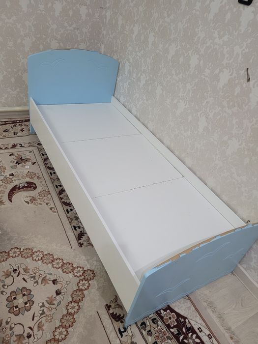 Кровать подростковая