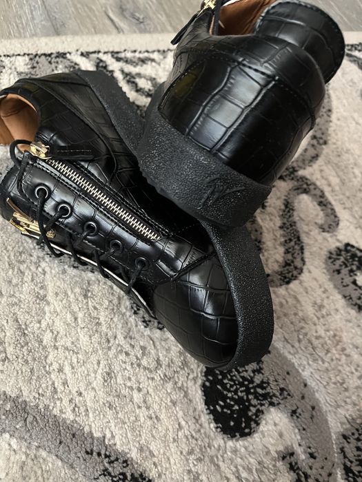 Adidasi zanotti marimea 43