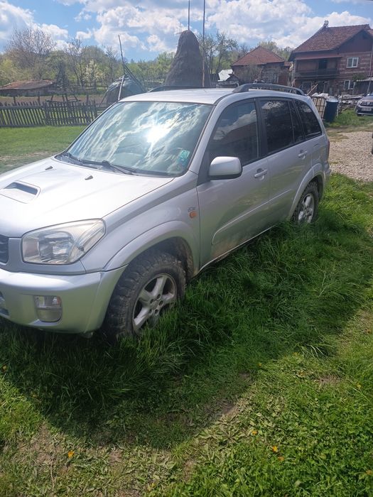 Toyota Rav 4 an 2004 pentru dezmembrat