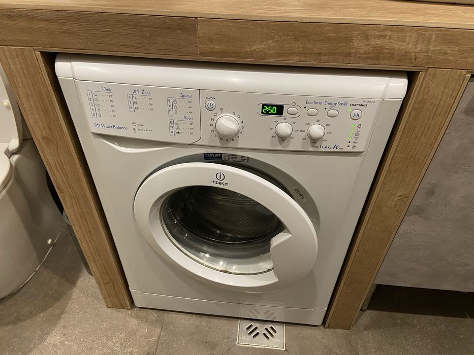 Masina de spalat rufe slim Indesit -IWSD 61251 C ECO 6 kg 1200rpm A+ Alb