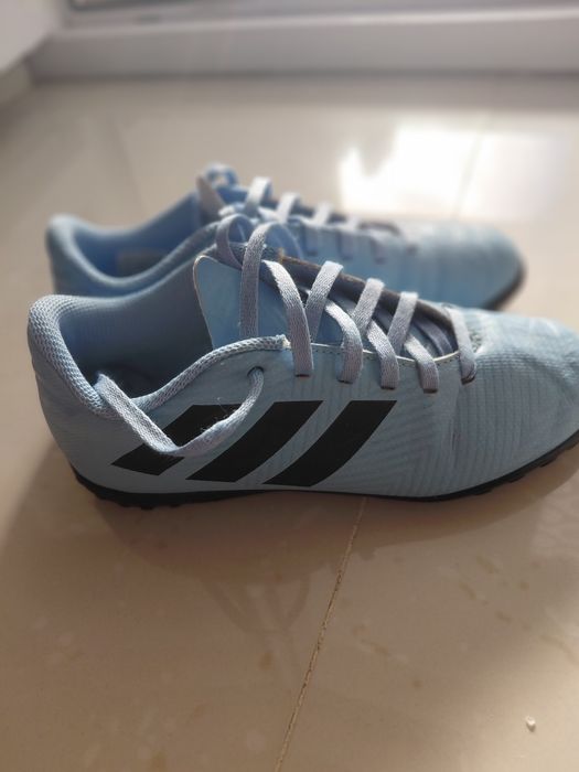 Adidasi fotbal Adidas marimea 34