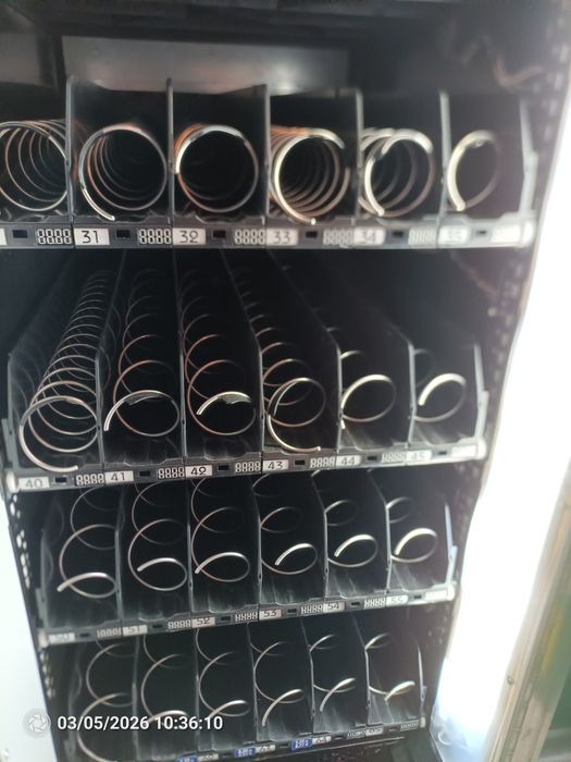 Вендинг машина Снаки Макс