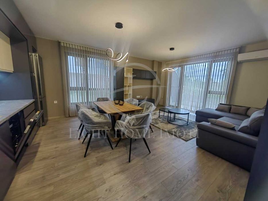 Продава се Двустаен апартамент в Пловдив, Христо Смирненски - 98 кв.м за 1860 €/кв.м - Снимка #1