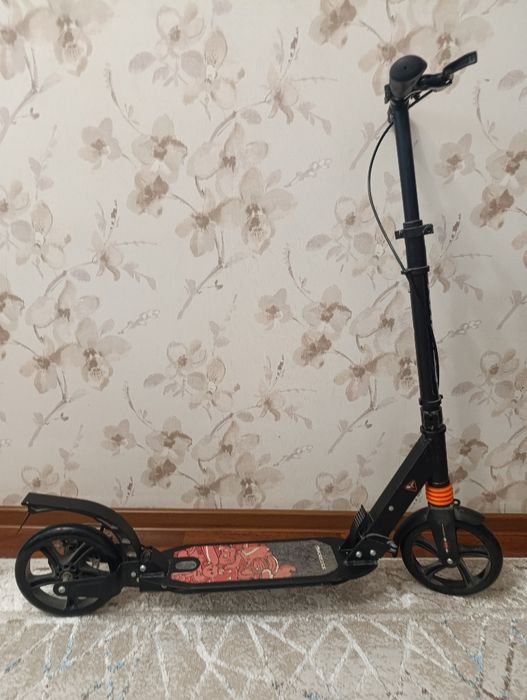 Самокат Kreiss М-7Е черный