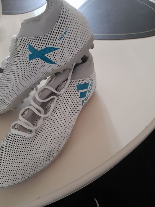 Мъжки спортни обувки ADIDASразмер UK 10 подарък нови чорапи