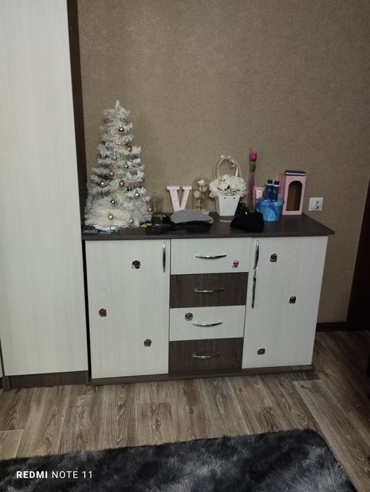 Продам шкаф с комодом.