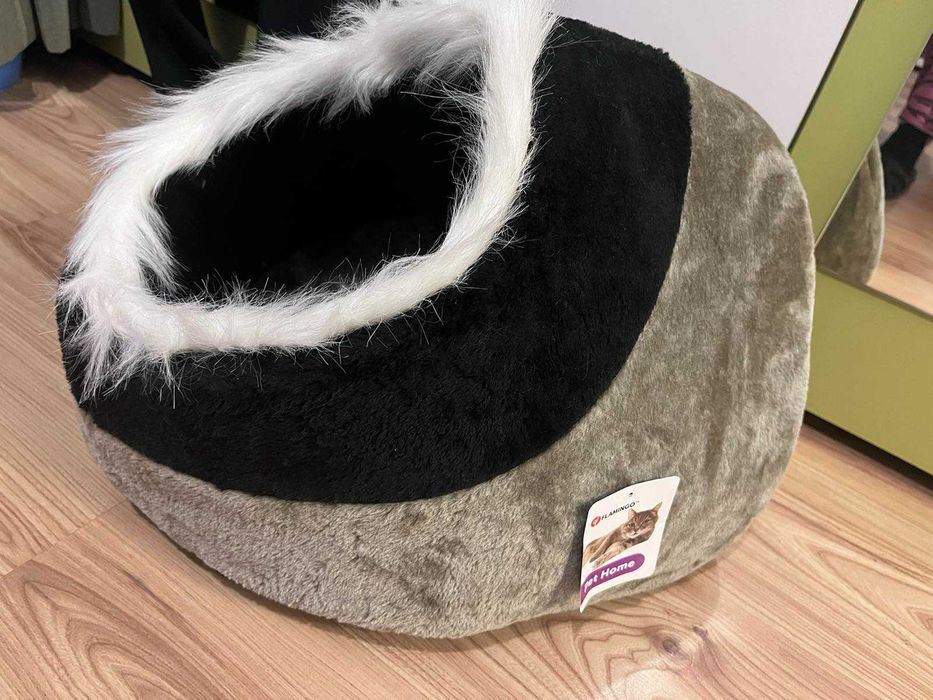 Продавам плюшено легло за котки или малко куче