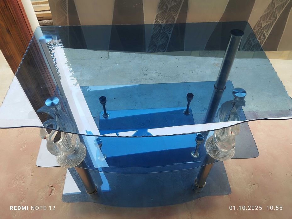 Срочно продается Подставка для телевизора, состояние хороший .