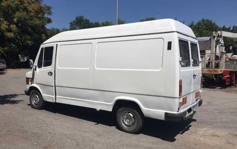 Mercedes-Benz 207 D Товаропътнически