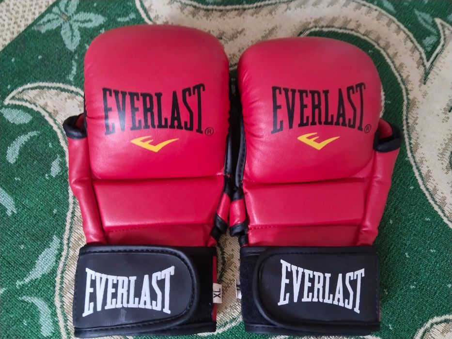 Перчатки для ММА
