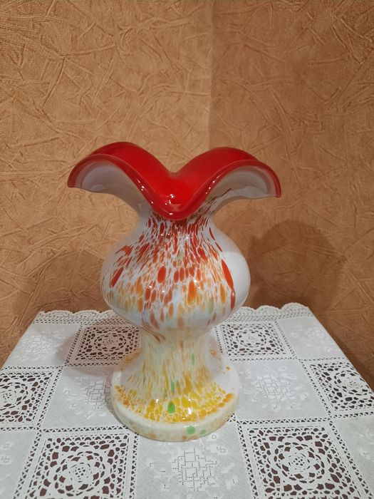 Красивая, винтажная ваза, завод  "Красный Май" 1960-70гг, с волнистым