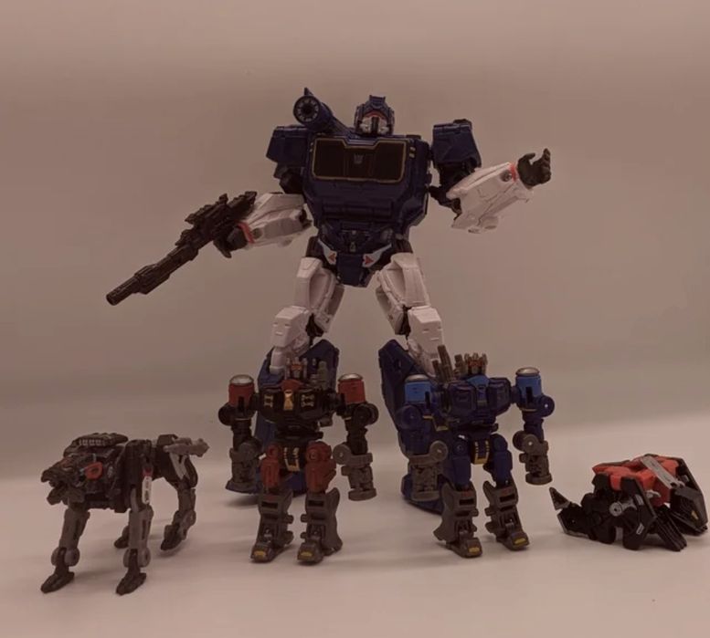 Трансформърс - командир Саундуейв/Transformers - Commander Soundwave