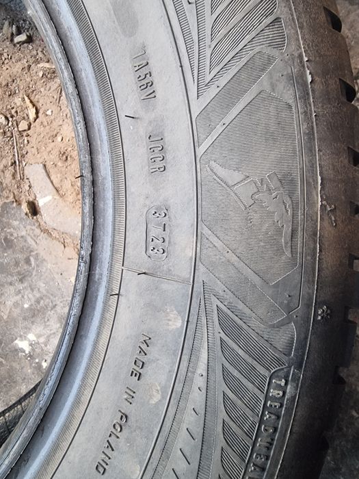 215 / 65 R 16 Goodyear всесезонни