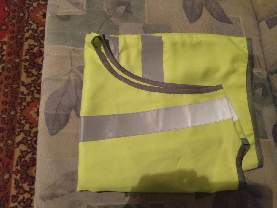 Продам жилеты рабочие сигнальные