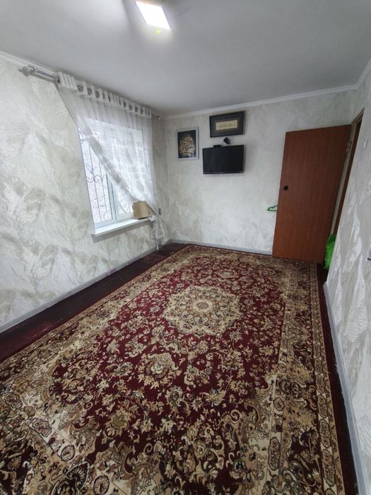 Срочно продается 2х ком квартира в Чирчике Наваи возле 9й школы