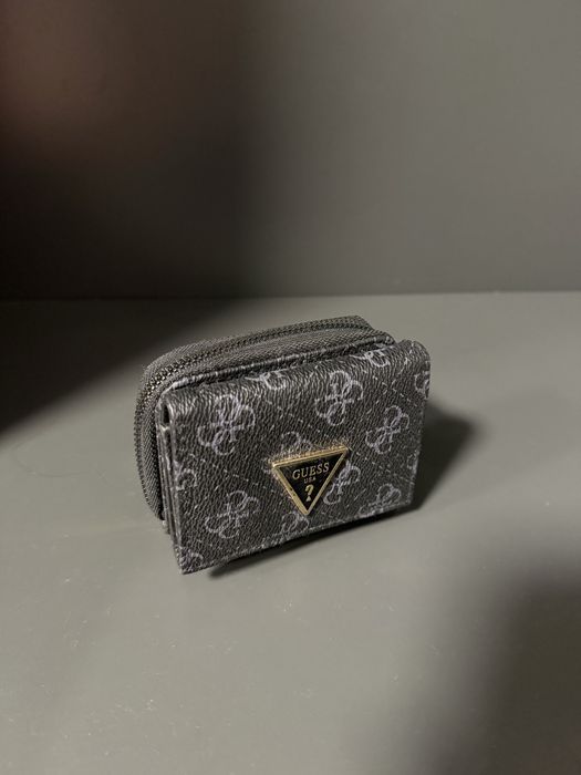 портмоне на guess