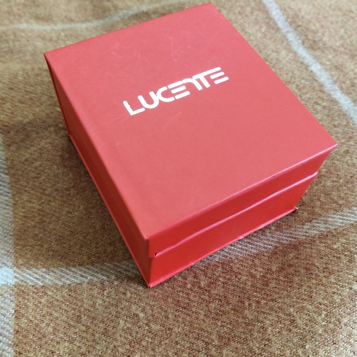 Золотые серьги пусеты.