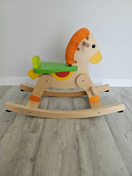 Детско дървено конче люлка
