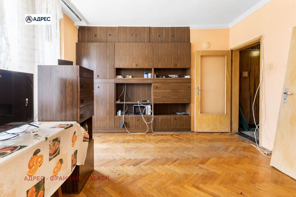 Продава се Двустаен апартамент в Плевен, Сторгозия - 66 кв.м за 1425 €/кв.м - Снимка #1