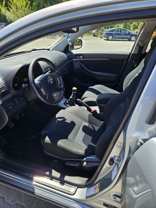 Toyota  avensis combi