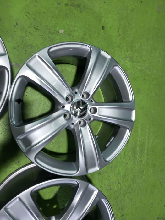 18 5x112 Vw Passat Touran Tiguan Golf Caddy Skoda Audi 5х112