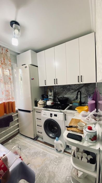 Продам 2 ком. кв.в 7мкр,дом 32