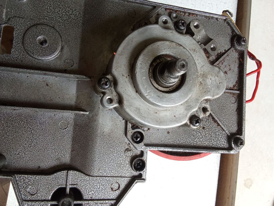 Продается электродвигатель от бытовой пилы ЗУБР