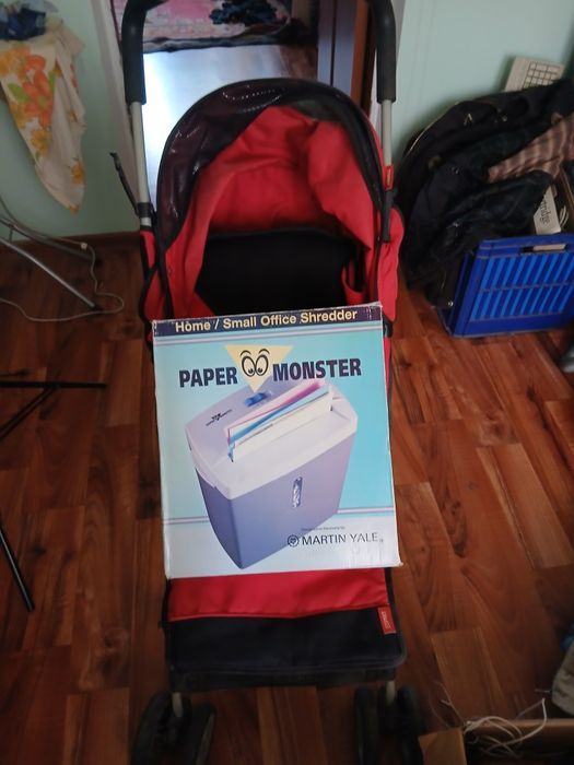 Детская коляска и