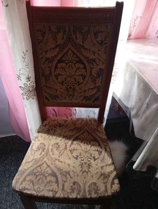 Продаются стулья 8 шт