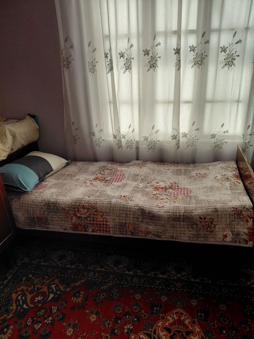 Краватлар сотилади